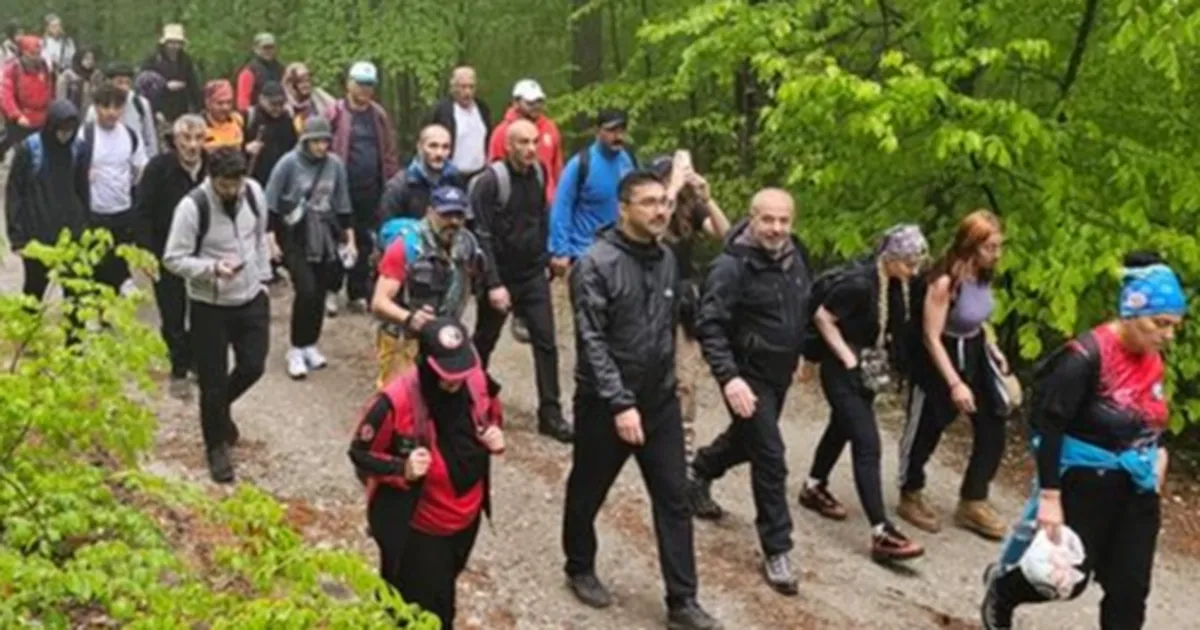 bursa-inegolde-19-mayis-doga-yuruyusu-ile-basladi-fY8Wj586.webp