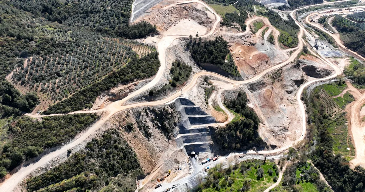 iznik-barajinda-calismalar-hizla-ilerliyor-dsi-iznik-barajinda-hiz-kesmiyor-8TtVzTD9.webp