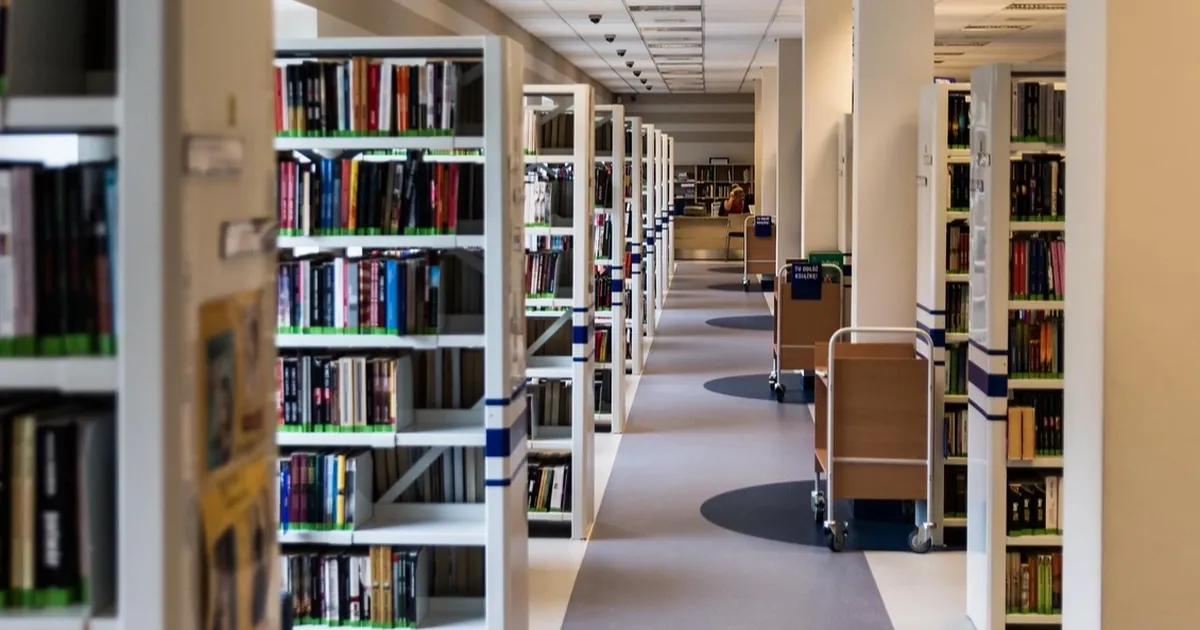 yayderden-kitap-okuma-krizi-uyarisi-w4cCAQnM.webp
