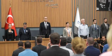 İzmir Büyükşehir Meclisi'nden merhum Zeyrek'e anma