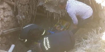 Adıyaman’da göçük altında kalan yaşlı kadın itfaiye ekiplerince kurtarıldı