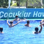Manisa’da portatif havuzlarla ücretsiz yüzme keyfi